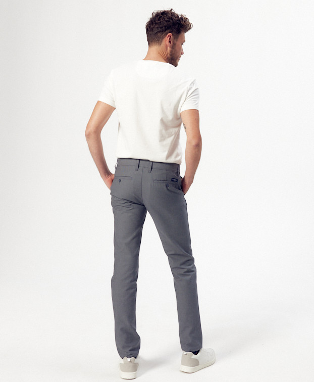 Chino Carlito gris anthracite en coton bio - La Gentle Factory - Vue de dos