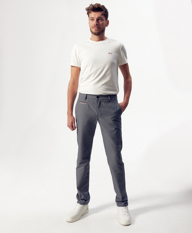 Chino Carlito gris anthracite en coton bio - La Gentle Factory - Vue de face 1