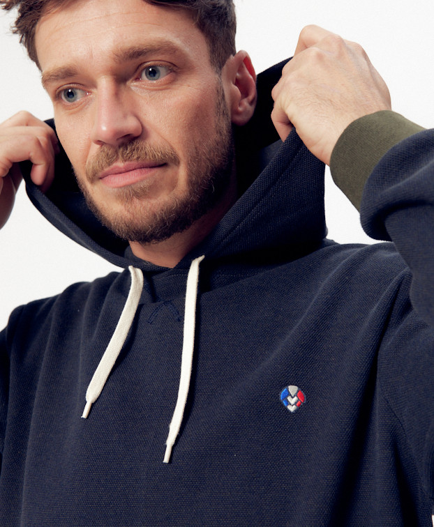Sweat Perceval brodé gris recyclé - Vue détail broderie