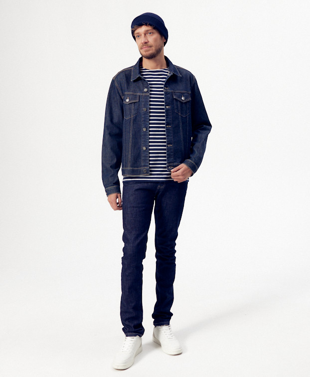 Veste en jean Victor en coton bio - Vue homme silhouette Veste en jean Victor en coton bio - Vue homme silhouette