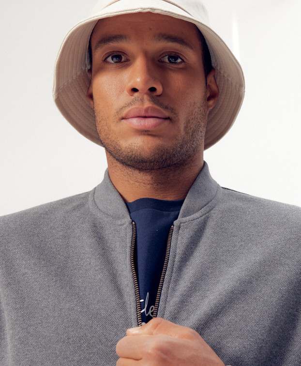 Sweat Pedro zippé gris recyclé - Vue détail col Sweat Pedro zippé gris recyclé - Vue détail col