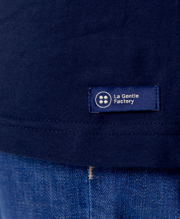 Tee-shirt Philibert "Gentleman" bleu en coton bio - Vue détail étiquette Tee-shirt Philibert "Gentleman" bleu en coton bio - Vue détail étiquette