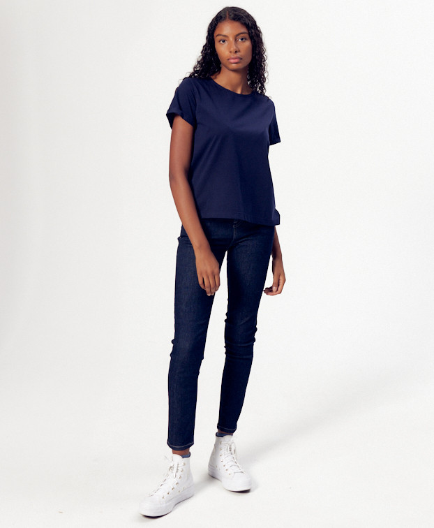 Tee-shirt Rose bleu en coton bio – La Gentle Factory – Vue de face Tee-shirt Rose bleu en coton bio – La Gentle Factory – Vue de face