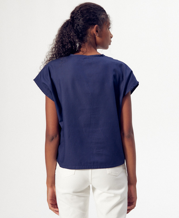 Top Sarah bleu en coton bio – La Gentle Factory – Vue de dos Top Sarah bleu en coton bio – La Gentle Factory – Vue de dos