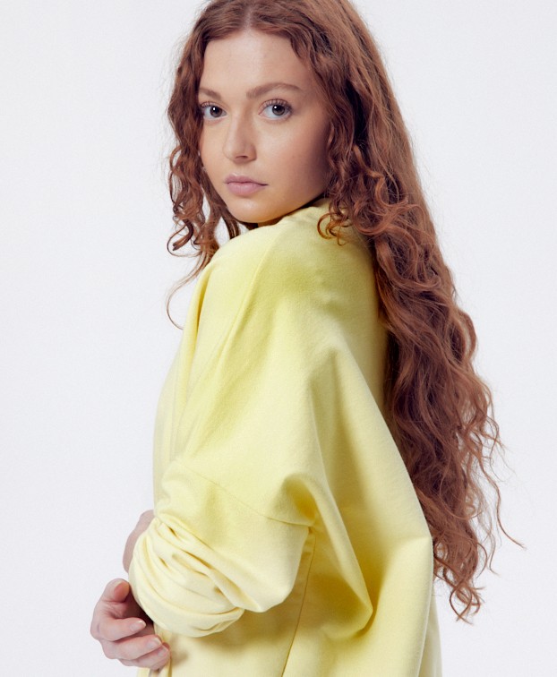 Sweat Helene Jaune Doux - vue de profil Sweat Helene Jaune Doux - vue de profil