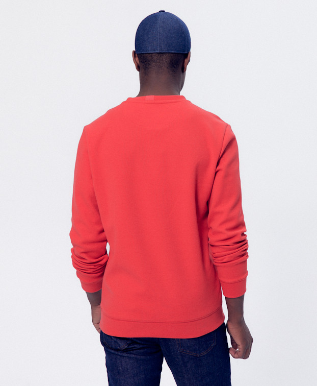 Sweat homme Bob 303 rouge recyclé vue de dos - La Gentle Factory Sweat homme Bob 303 rouge recyclé vue de dos - La Gentle Factory