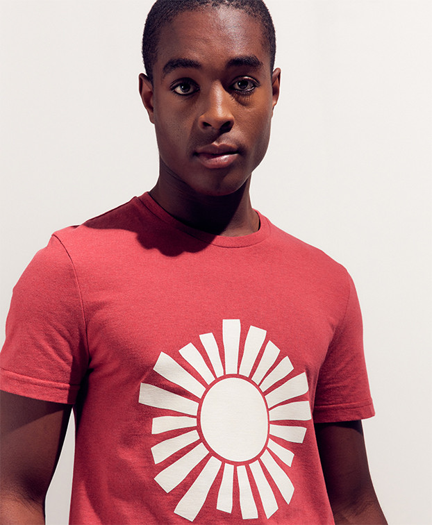 Tee-shirt Philibert "Soleil" rouge en coton bio - La Gentle Factory - Zoom devant