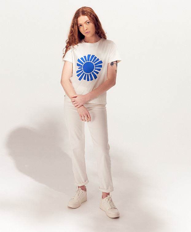 Tee-shirt Prune écru "Soleil" en coton bio - La Gentle Factory - Silhouette complète Tee-shirt Prune écru "Soleil" en coton bio - La Gentle Factory - Silhouette complète