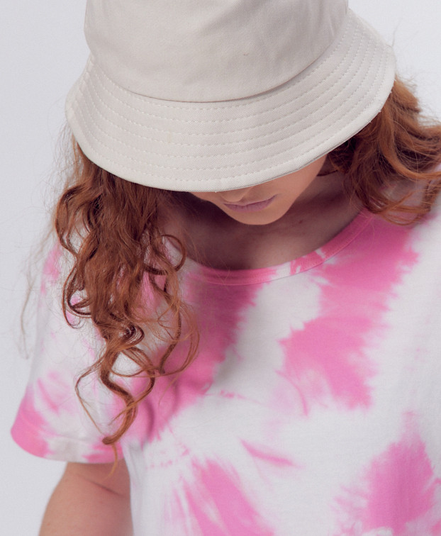 Tee-shirt Christèle Tie & Dye rose en coton bio - La Gentle Factory - Zoom avant Tee-shirt Christèle Tie & Dye rose en coton bio - La Gentle Factory - Zoom avant