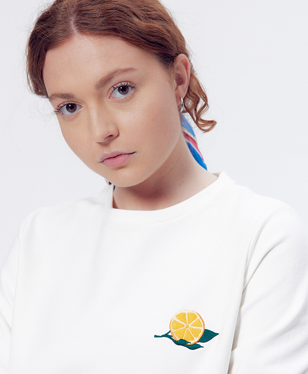Sweat Bérénice brodé "Orangeade" écru - La Gentle Factory - Zoom buste Sweat Bérénice brodé "Orangeade" écru - La Gentle Factory - Zoom buste