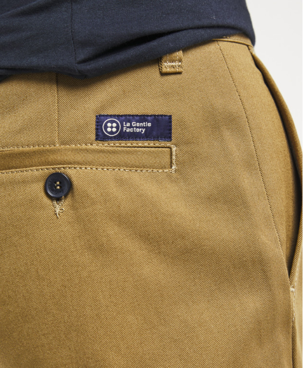 Chino Leon sable  marine made in France - La Gentle Factory - zoom poche arrière