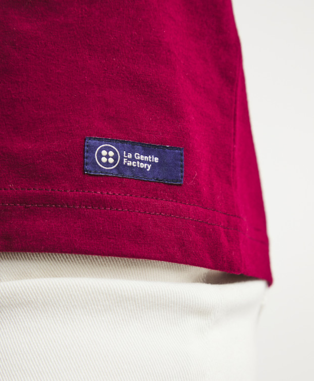 Tee-shirt Prune "vélo" bordeaux en coton bio - zoom étiquette