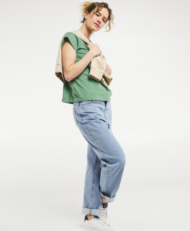 Tee-shirt Isaure vert olive en coton bio fabriqué en France - vue côté