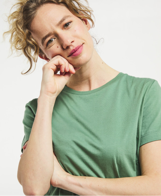 Tee-shirt Isaure vert olive en coton bio fabriqué en France - vue face