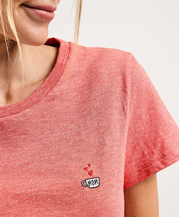 Tee-shirt Brune  brodé tasse cœur rouge fantaisie en coton bio