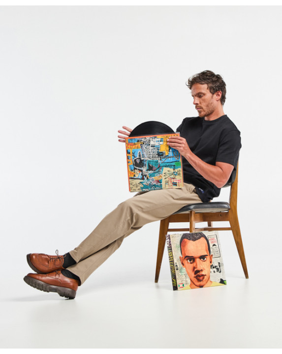 Tee-shirt Isao lourd en maille milano noir made in France - assis