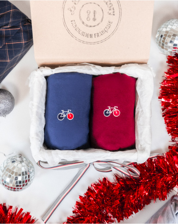 Coffret 2 Tee-shirts Barthélémien brodés vélo indigo et bordeaux en coton bio - coffret