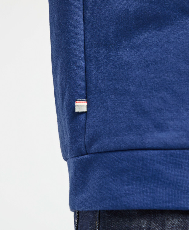 Sweat Benoit Vélo brodé bleu indigo en coton bio - détail côté