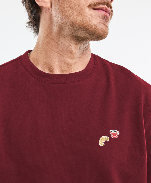 Sweat Benoit brodé " Café Croissant " bordeaux foncé en Coton bio - zoom