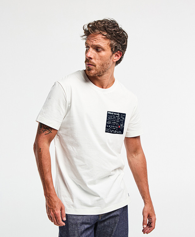 Tee-shirt Barthelemien écru à poche Le Mur des Je t'aime en coton bio - face