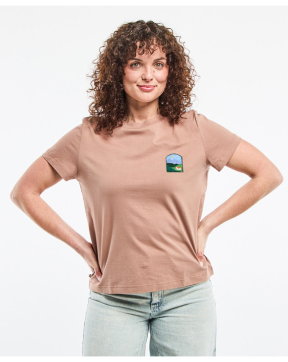 Tee-shirt Brune brodé paysage camel en coton bio - face