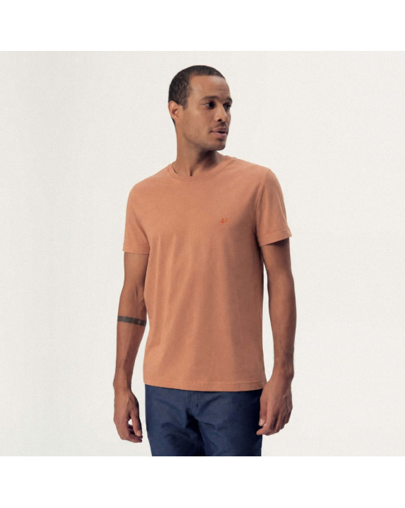 T-shirt Homme pëche made in France en coton bio avec une broderie vélo - Barthélémien - La Gentle Factory - vue porté