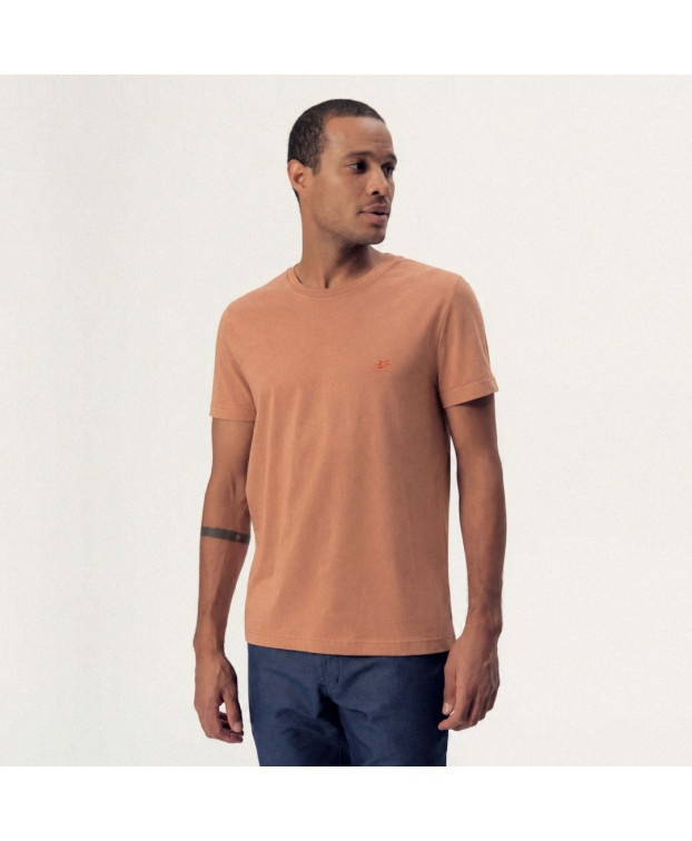 T-shirt Homme pëche made in France en coton bio avec une broderie vélo - Barthélémien - La Gentle Factory - vue porté