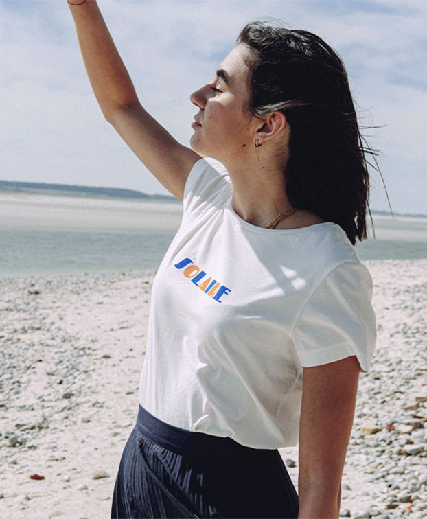 Tee-shirt Palmyre "Solaire" écru en coton bio vue de profil - La Gentle Factory Tee-shirt Palmyre "Solaire" écru en coton bio vue de profil - La Gentle Factory