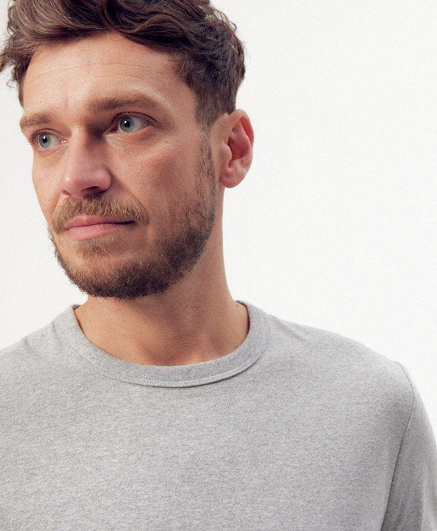 Tee-shirt Augustin gris - Vue devant zoom Tee-shirt Augustin gris - Vue devant zoom