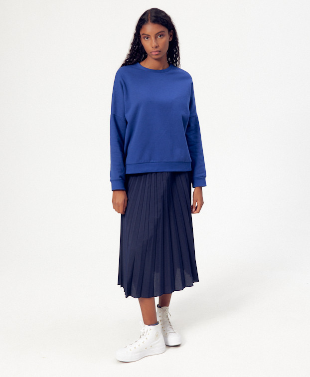 Sweat Hélène bleu - Vue silhouette complète Sweat Hélène bleu - Vue silhouette complète