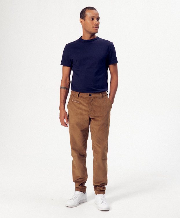 Chino Caleb camel - Vue silhouette complète Chino Caleb camel - Vue silhouette complète