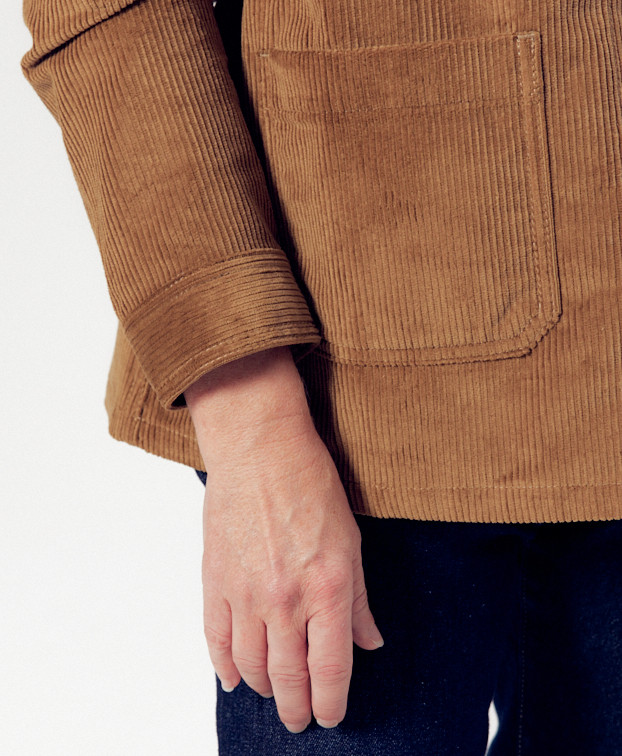 Veste Victoria camel - zoom manche devant Veste Victoria camel - zoom manche devant