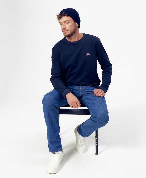 Sweat Basile brodé "vélo" bleu - La Gentle Factory - Vue assise Sweat Basile brodé "vélo" bleu - La Gentle Factory - Vue assise