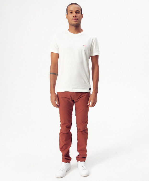 Tee-shirt Baptiste brodé écru - La Gentle Factory - Vue silhouette complète Tee-shirt Baptiste brodé écru - La Gentle Factory - Vue silhouette complète
