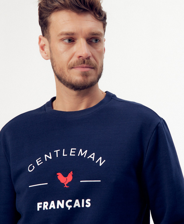 Sweat David "Gentleman" bleu - La Gentle Factory - Vue principale zoom devant Sweat David "Gentleman" bleu - La Gentle Factory - Vue principale zoom devant