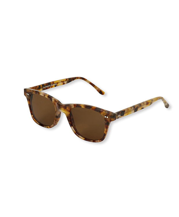 Lunette de soleil recyclées Lois - La Gentle Factory - Vue dépliée Lunette de soleil recyclées Lois - La Gentle Factory - Vue dépliée