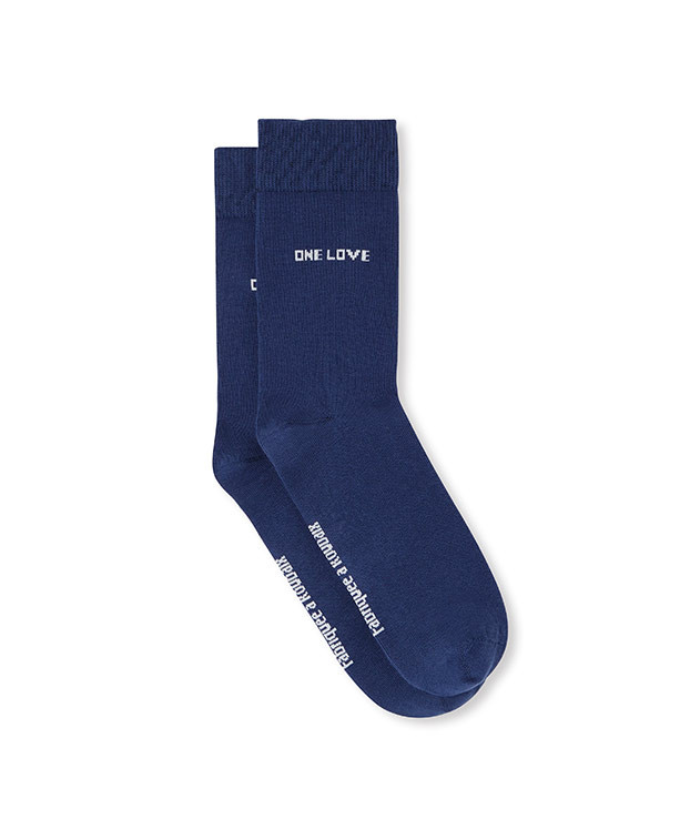 Chaussettes Cléo "One Love" bleu en coton bio - La Gentle Factory - Vue à plat Chaussettes Cléo "One Love" bleu en coton bio - La Gentle Factory - Vue à plat