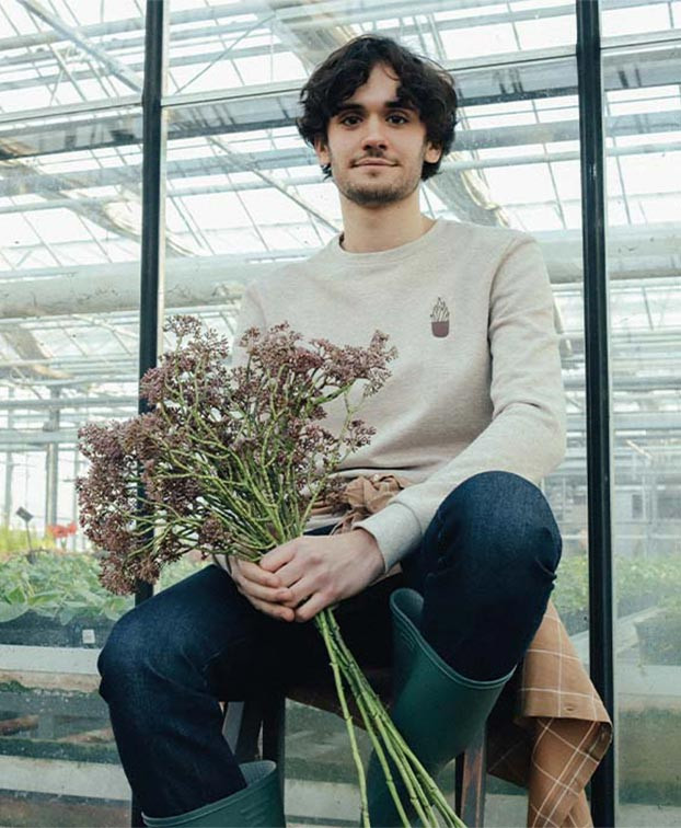 Sweat Basile "Plante" beige recyclé – La Gentle Factory – Vue de face Sweat Basile "Plante" beige recyclé – La Gentle Factory – Vue de face