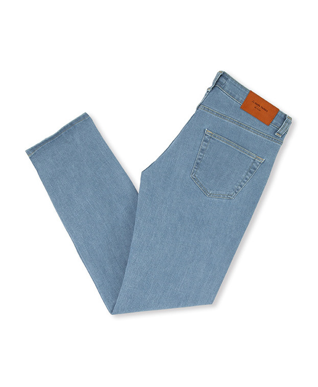 Jean Jacky bleu jean en coton bio – La Gentle Factory – Vue à plat Jean Jacky bleu jean en coton bio – La Gentle Factory – Vue à plat