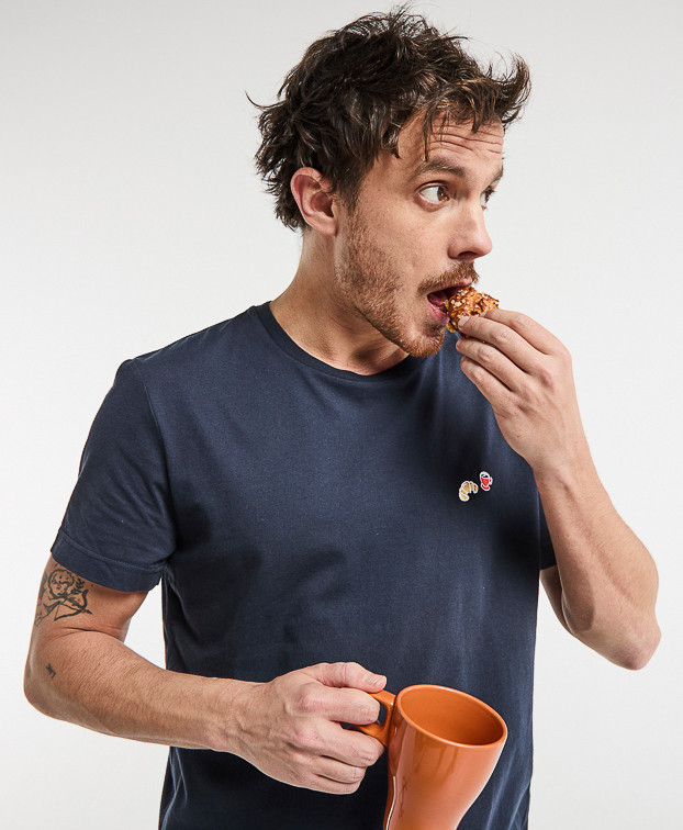 Tee-Shirt Barthélemien "Café croissant" bleu marine foncé en coton bio Tee-Shirt Barthélemien "Café croissant" bleu marine foncé en coton bio