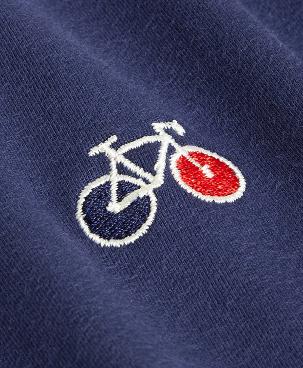 Tee-shirt Barthélémien brodé vélo indigo en coton bio Tee-shirt Barthélémien brodé vélo indigo en coton bio