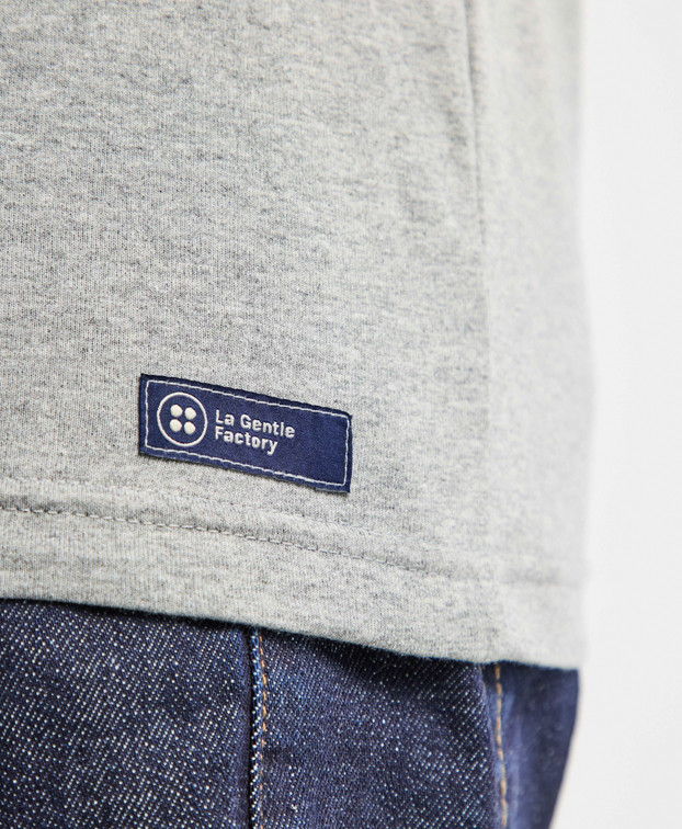 Tee-shirt à manches longues Made In France Brodé Bastian Gris chiné Coton Bio - La Gentle Factory Tee-shirt à manches longues Made In France Brodé Bastian Gris chiné Coton Bio - La Gentle Factory