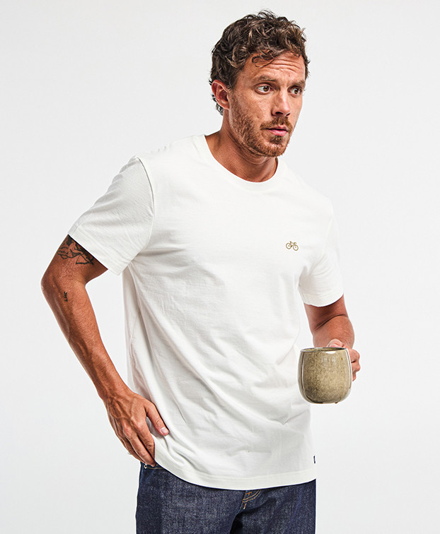 Tee-shirt Barthélémien brodé vélo doré en coton bio Tee-shirt Barthélémien brodé vélo doré en coton bio