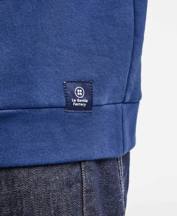 Sweat Benoit brodé vélo bleu indigo en coton biologique - La Gentle Factory